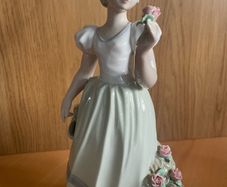 Tengra Valencia Spain Vintage Porcelain Figurine of a Girl with Roses