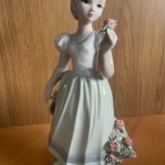 Tengra Valencia Spain Vintage Porcelain Figurine of a Girl with Roses