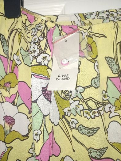 River Island Skirt Size 10 bnwt