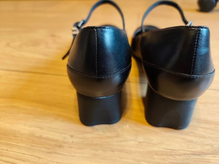 Camper Katie Black Leather Mary Janes  New Without Tags