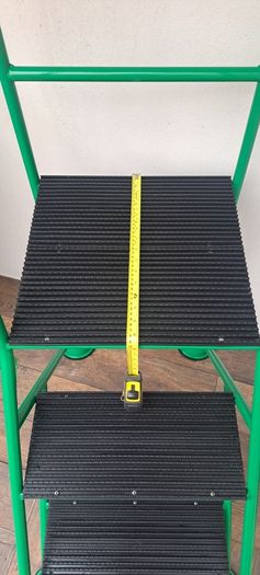 Mobile step ladder-3 steps/deep platform