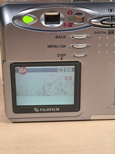 FUJIFILM FINEPIX 30i digital camera 3MP mega pixels Vintage Rare
