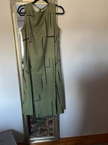 Green sleeveless dress