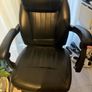 office chair with one arm broken Image 4