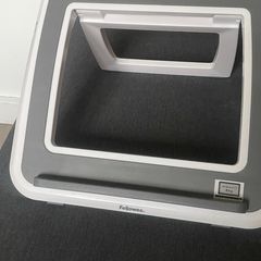 Laptop stand