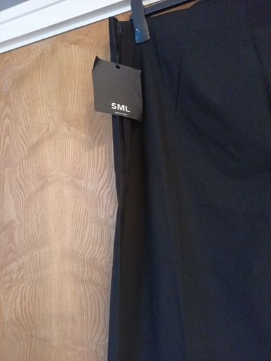 SML Black Skirt.  ( Made in Italy) S. L. 14-16.  B.N.W.T.