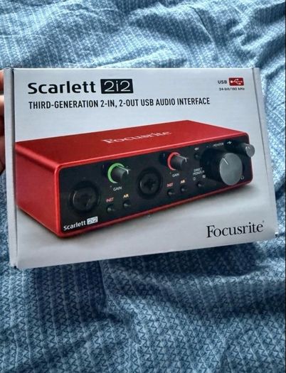 focusrite Scarlett 2i2 and condenser mic mpm-1000