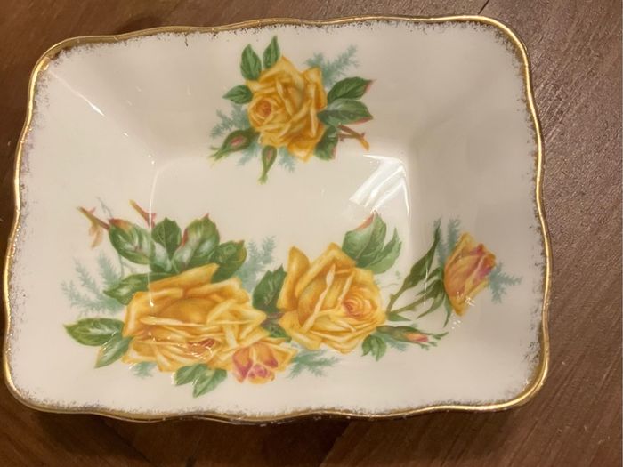 Royal Albert fine bone China Soap Dish