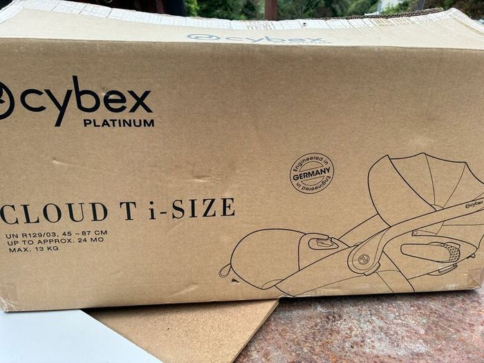 Cybex Cloud i-size rotating car seat and base