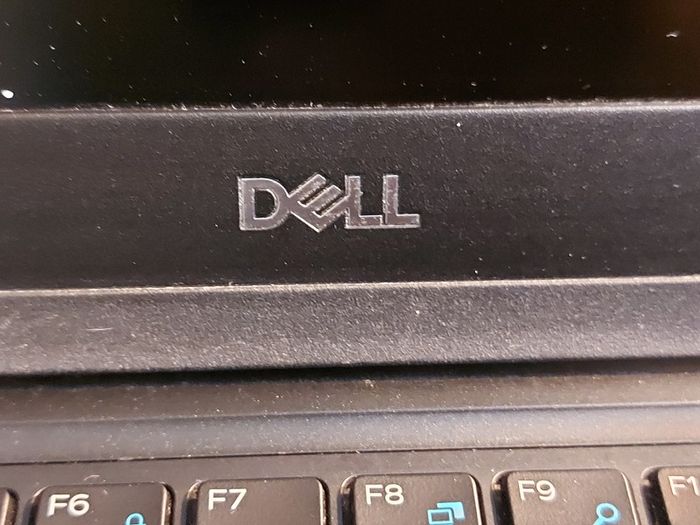DELL Latitude 5490, Intel Core i5-7300U CPU, 2.71GHz. 8GB Ram, 256GB SSD, Windows 10 Pro, Microsoft Edge, Chrome and VLC