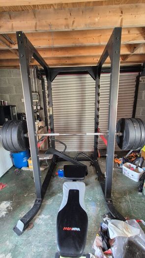 BODY IMAGE Power cage/Squat rack with Olympic bar bumper plates and adjustable bench