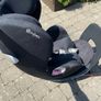 Cybex Swivel Car Seat Image 2