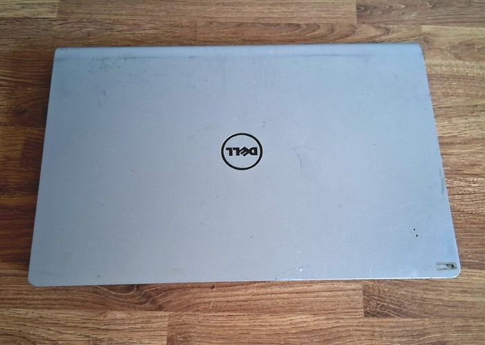 Laptop DELL Inspiron 3135 - 3000 series - for spare parts