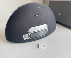 Speaker ipod dock-station with aux and radio