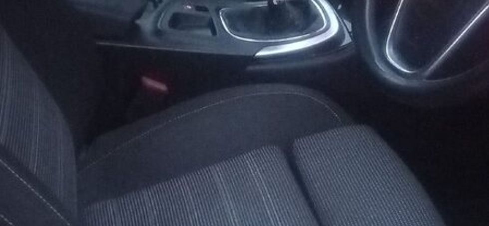 Opel Vauxhall Insignia 2011 YELLOW PLATE