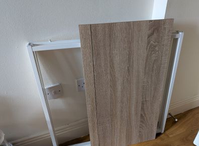 Fold away desk (broken/repairable)