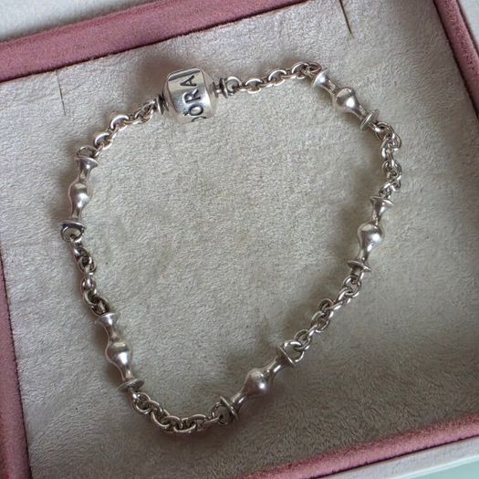 Pandora sterling silver station chain clasp bracelet size 19cm for the right size please check all the photos