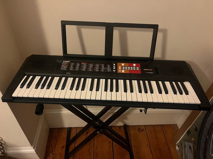 Yamaha Keyboard  PSR -F51 + Stand
