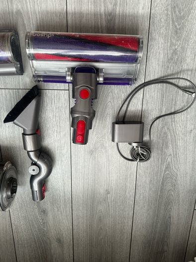 Dyson V10 Vacuum Cleaner
