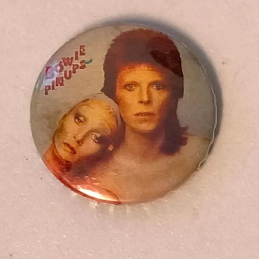 David Bowie Vintage 25 mm Pinups Badge