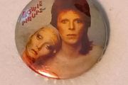 David Bowie Vintage 25 mm Pinups Badge
