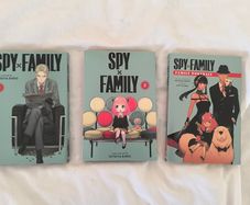 Spy x Family Vol. 1 + Vol. 2 Manga + Family Portrait Light Novel