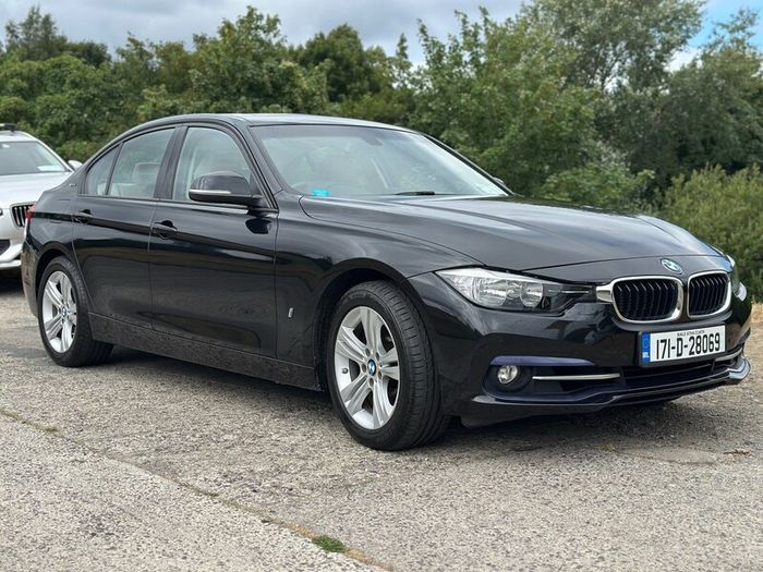 BMW 330e // Low mileage // Perfect condition