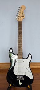 Squier Mini Strat V2 - Black & Fender bag
