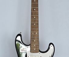 Squier Mini Strat V2 - Black & Fender bag