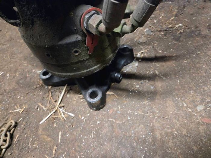 Hydraulic rotator for a grab bucket