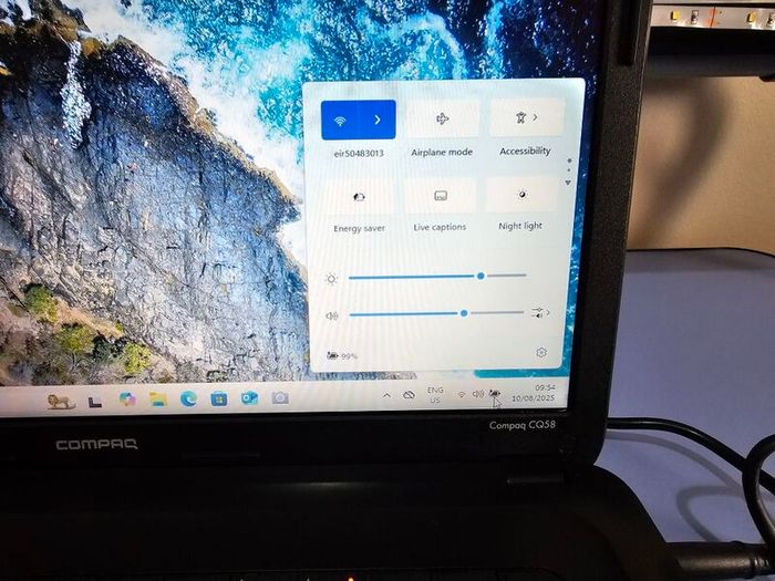 HP Compaq CQ58 Laptop Intel Celeron, 8GB RAM, Samsung 128GB SSD + Extra Storage Toshiba 750GB External USB HDD.