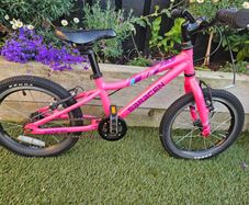 Pink Saracen Bike 16 Inch Aluminium