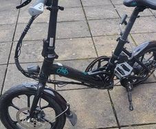 Electric bicycle in excellent condition.