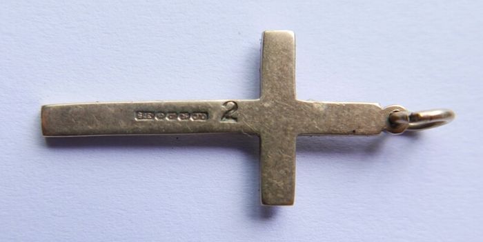 Vintage Solid 9ct Yellow Gold 375 Crucifix Cross Pendant 1,3g