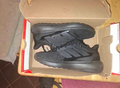Adidas Ultimashow 2.0 Triple Black UK Size 7 (Like New)