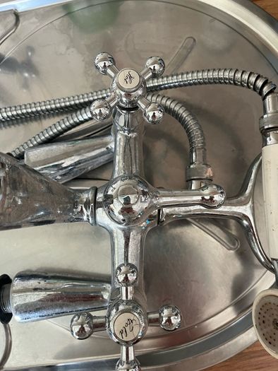 Bath fitting