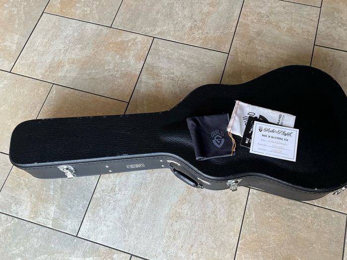 Guild D40 traditional 2018