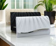 Elegant Striped Clutch Handbag with Detachable Shoulder Strap