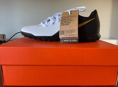 Astro UK 7 - Nike