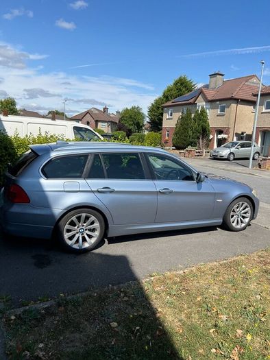 BMW 3-Series 2011 318 Exclusive Edition Touring