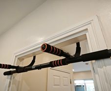 Chin Up / Pull Up Bar
