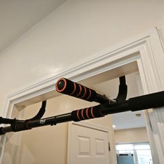 Chin Up / Pull Up Bar