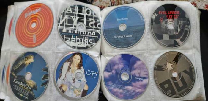 160 CD + Case. All CD's in perfect playable condition.