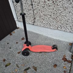 Micro Maxi 3 wheeled kids scooter plus scooter sleeve