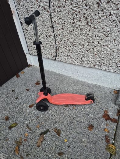 Micro Maxi 3 wheeled kids scooter plus scooter sleeve