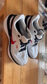 Nike Zoom Structure 25