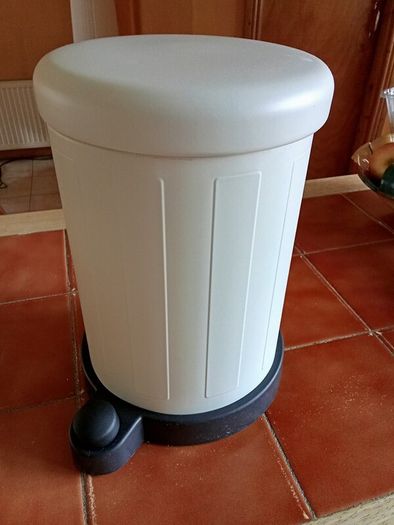 Brand New Pedal Bin