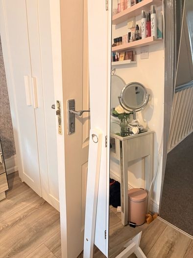 jewellery mirror
