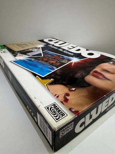 Family Board Game Bundle - The Game of Life & Cluedo