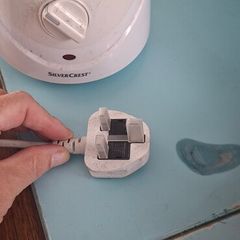 Facial steamer